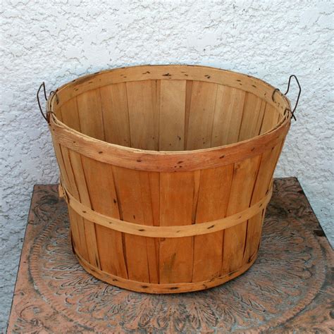 Rustic Wooden Bushel Basket with Lid