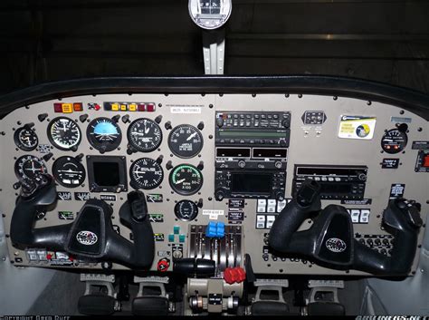 Piper Seminole Cockpit