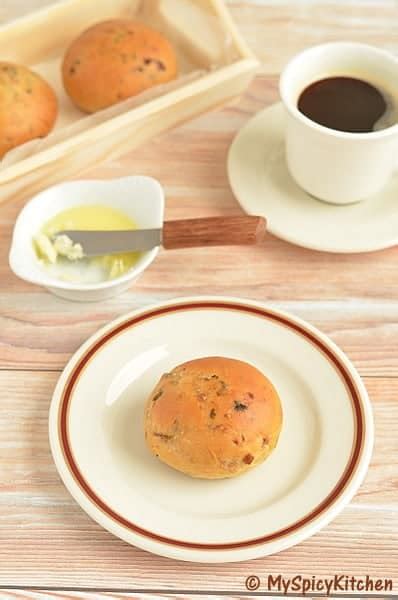 Iyengar Bakery Style Khara Buns - MySpicyKitchen