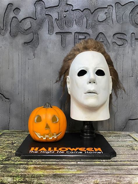 Halloween 1978 Michael Myers Mask Stand With Pumpkin Display | Etsy