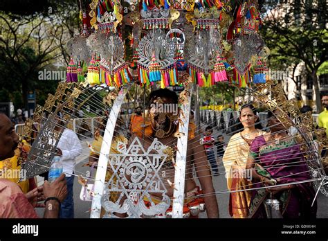 Woman kavadi thaipusam festival hindu hi-res stock photography and images - Alamy