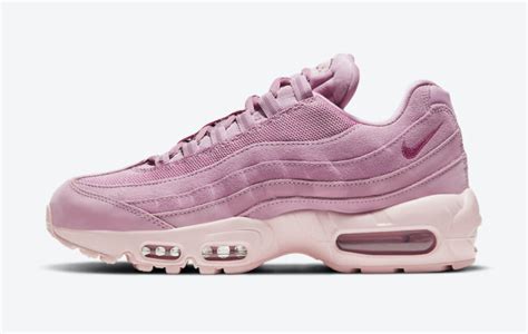 Nike Air Max 95 WMNS Pink Suede DD5398-615 Release Date - SBD