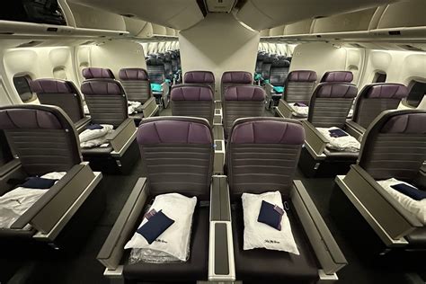 Is United Airlines premium economy worth it on long flights? : r ...