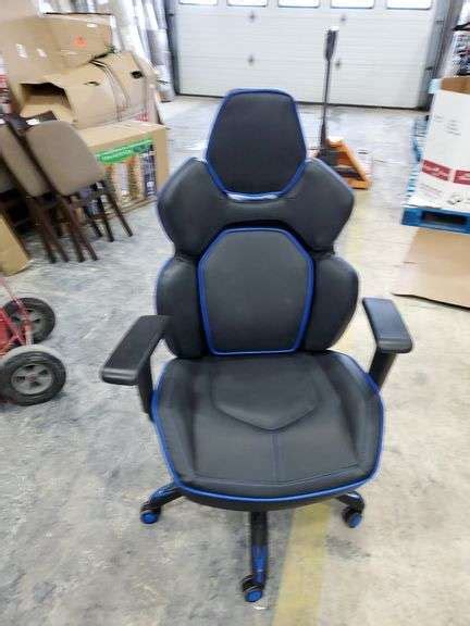 DPS gaming chair - Rideau Auctions