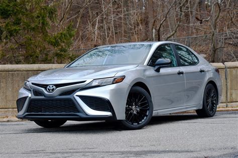 2021 Toyota Camry Test Drive Review - CarGurus.ca