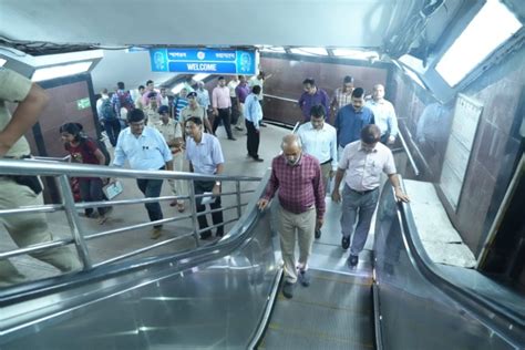 Kolkata Metro’s GM Shri P. Uday Kumar Reddy inspects Esplanade Metro Station – Rail Analysis India