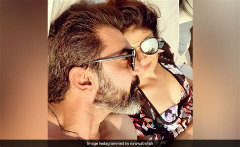 Trending Pics From Pooja Batra's Romantic Holiday With 'Soulmate' Nawab ...