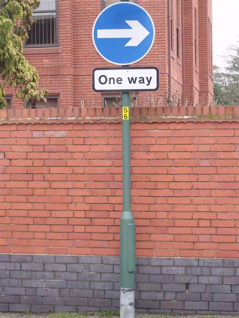 Homer Road, Solihull - One way - sign | On Homer Road in Sol… | Flickr