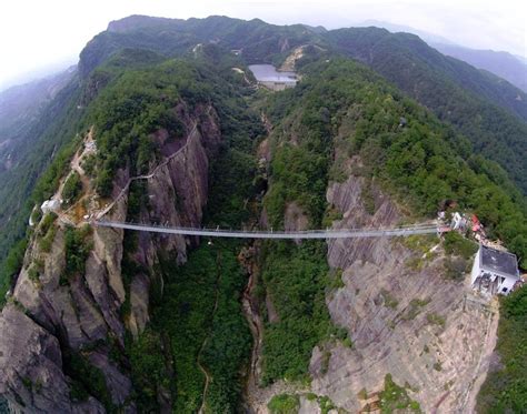 Maior ponte de vidro suspensa do mundo | Gigantes do Mundo