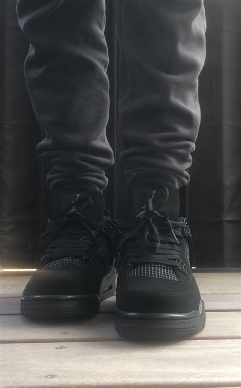 On feet Jordan 4 Black Cats : r/FashionReps