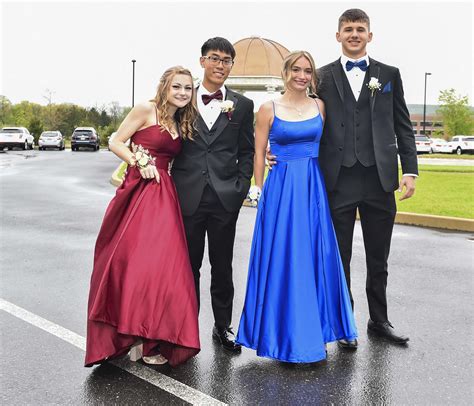 Whitehall High School Prom 2022 | PHOTOS – The Morning Call