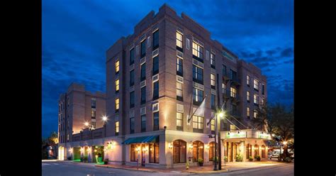 Holiday Inn Savannah Historic District in Savannah, United States from $141: Deals, Reviews ...