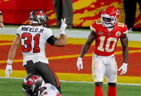 Super Bowl 55: Bucs' Antoine Winfield Jr. mocks Tyreek Hill