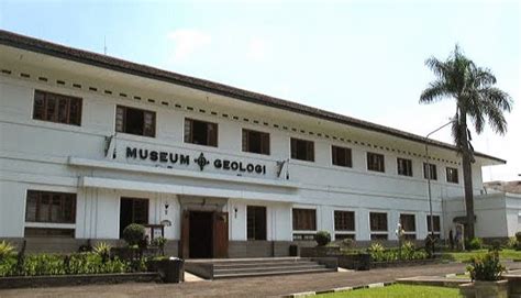 Museum Geologi Bandung ~ Rosemild