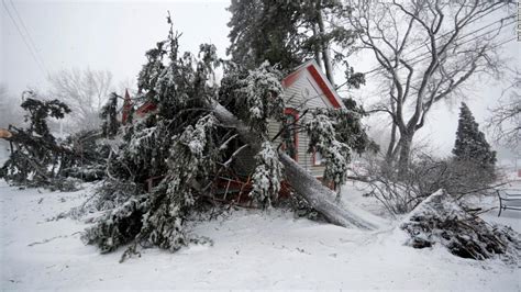 'Bomb cyclone' blasts through central United States