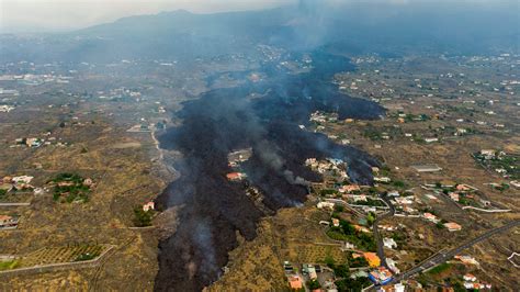 Video of Canary Island Volcano Eruption: Thousands Sent Fleeing - The ...