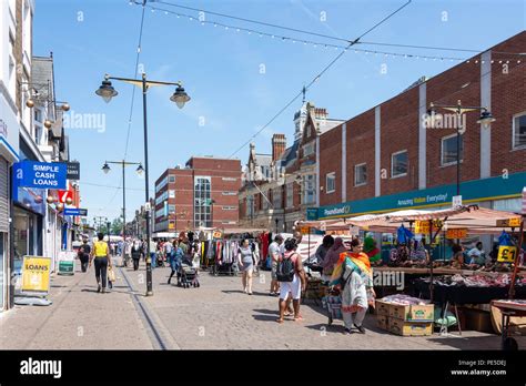 Dagenham street hi-res stock photography and images - Alamy