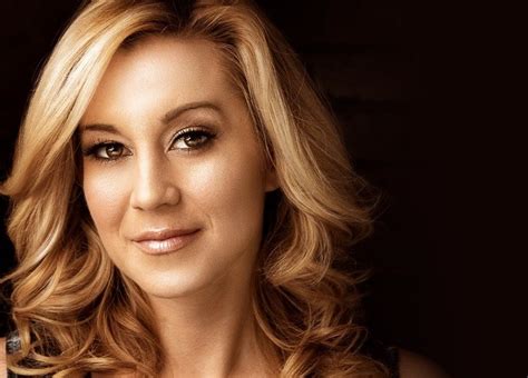 Kellie Pickler Dishes On Co-Hosting Her Own Talk Show