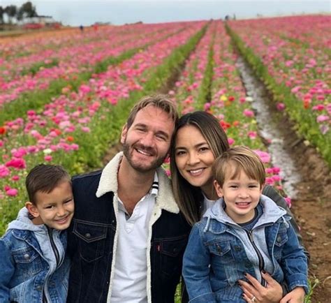 Nick Vujicic Biography, Height, Lifestyle, Wife, Children, Books, Rumors