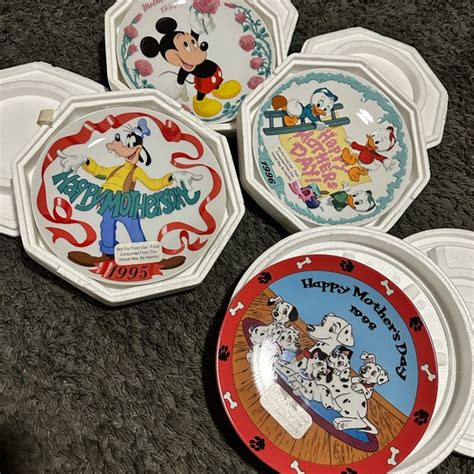 Disney | Kitchen | Set Of 4 Vintage Disney Plates | Poshmark