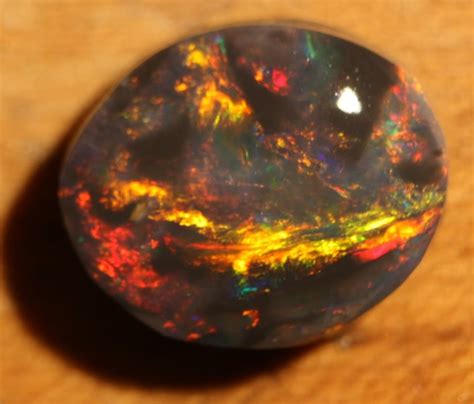 4.3 carat Brilliant Black Opal - Lightning Ridge, Australia