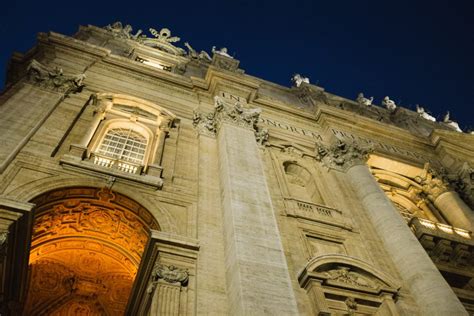 Basilica di San Pietro at night | Free Stock Image - Barnimages