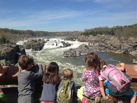 Walk Along the River: Hiking from Riverbend to Great Falls Park ...