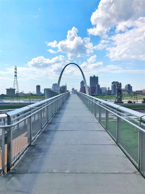 Best View of the Gateway Arch in St. Louis, Missouri | Buy the Plane Ticket