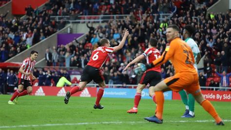 Lee Cattermole celebrates after putting his side in front with a well placed finish as ...