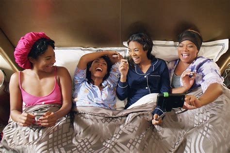 Jada Pinkett Smith claps back at the Golden Globes over "Girls Trip"HelloGiggles