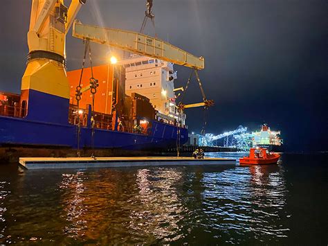 Final pieces of new wave attenuator arrive at Geelong Port