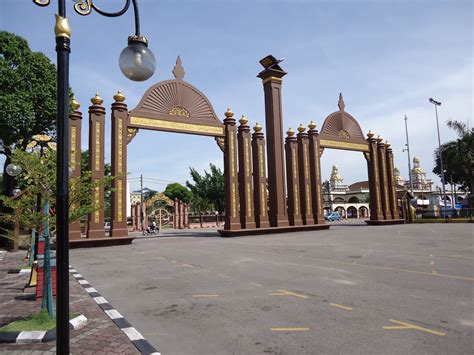 TRAVEL TO MALAYSIA'S FASCINATING PLACE: Traditional Kelantan