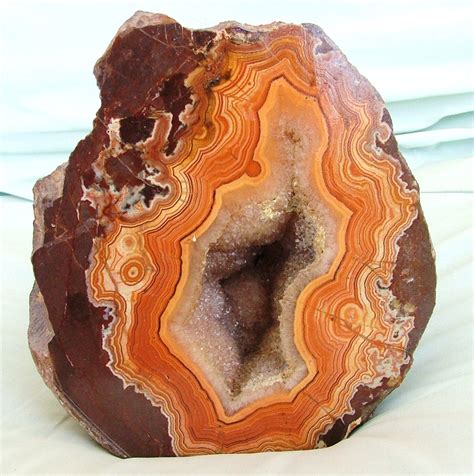 Could someone help identify this? : r/geology