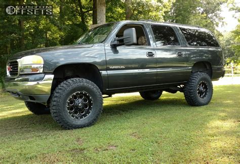 2003 Gmc Yukon Xl 1500 Fuel Revolver Rough Country | Custom Offsets