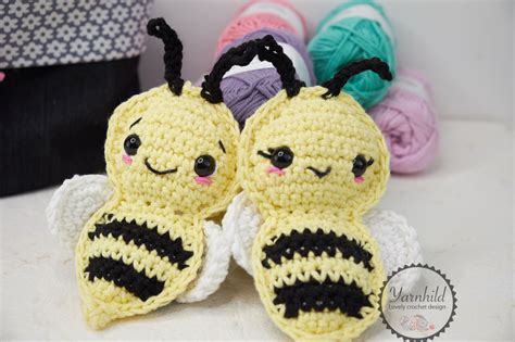 Crochet bee pattern — Free written pattern and video tutorial