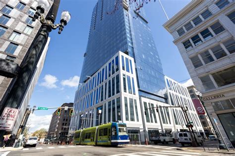 Highly anticipated Ritz-Carlton delays opening of downtown Portland ...