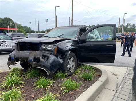 1 injured in crash near JC Lewis Ford in Statesboro | WSAV-TV