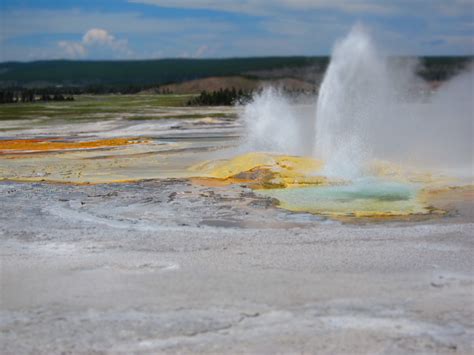 Geysers And Other Thermal Activity In Yellowstone | Nonstop from JFK