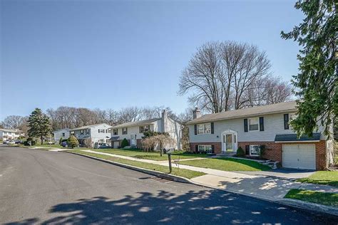 Split-level homes in Lafayette Hill, PA