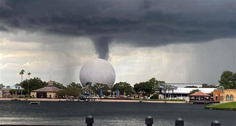 You've been duped: Yesterday's Disney World "Tornado" WAS NOT actually a tornado | Disney Dining