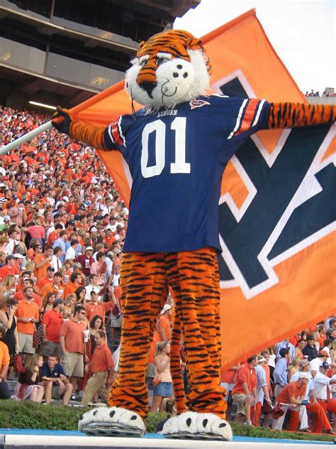 Aubie | Auburn University's mascot, Aubie, will compete thro… | Flickr