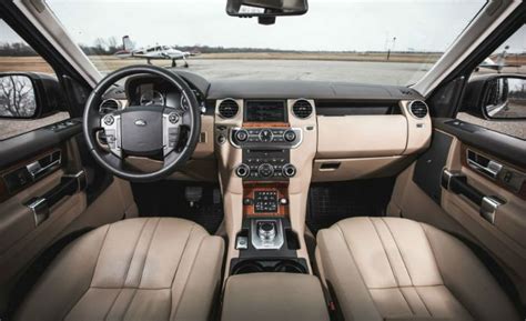 2017 Land Rover LR4 Interior