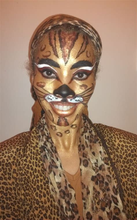 Radiant Jasmin: Golden Cheetah Face Paint Design