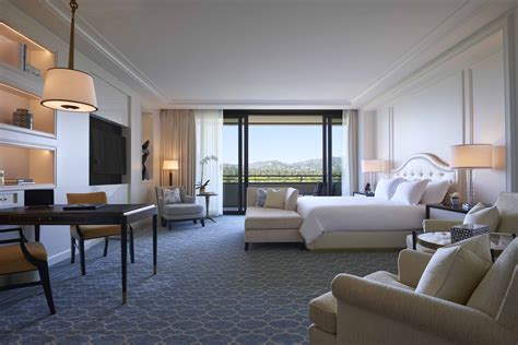 Beverly Hills Hotel Rooms – Waldorf Astoria