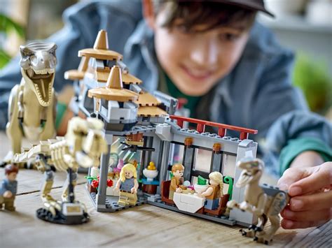 Five things spotted in LEGO Jurassic Park anniversary sets