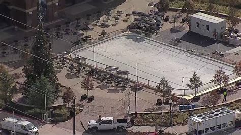 North Texas’ Largest Outdoor Ice Skating Rink Opens This Weekend – NBC ...