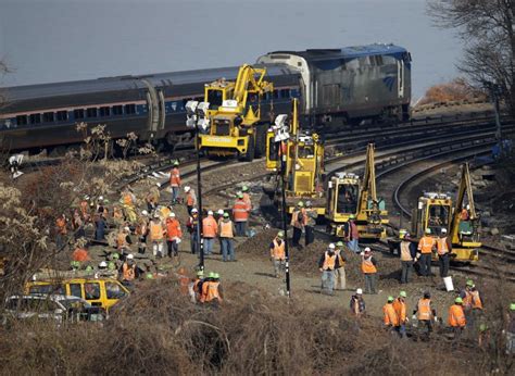 New York derailment kills 4, hurts dozens | CNN