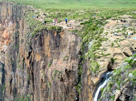 Hiking Drakensberg Amphitheatre - Travel Feed