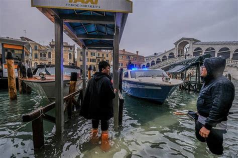 Venice Is Experiencing Its Worst Flooding In 10 Years And The Pictures ...