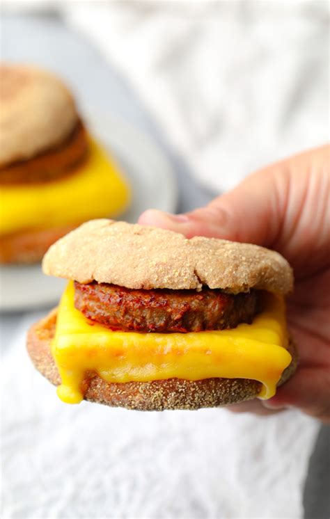 Vegan Breakfast Sandwich (Freezer-Friendly) - Nora Cooks